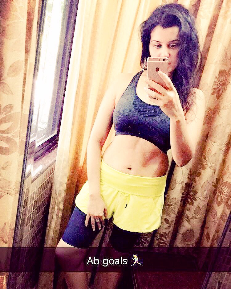 AanushkaRamesh's tweet photo. Good Morning world #Abgoals #Morningmotivations ! #Keepcalmandworkout !! https://t.co/QHNsaDTho2