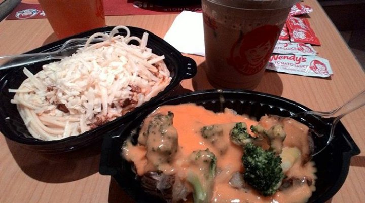 cholil_19's tweet photo. @101Jakfm baked potato broccoli'n Chesse &amp; spaghetti,menemani makan siang ku hari ini @almondtreecakes #101memories https://t.co/ViTiUnoePQ