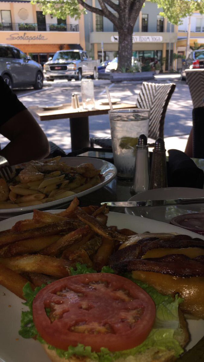BuiltOnSuccess_'s tweet photo. Amazing restaurants in Fort Lauderdale 🤔 #builtonsuccess #wealthy #success #networkmarketing #business #hiring #opportunity #job #foodporn https://t.co/fBl5fA20vb