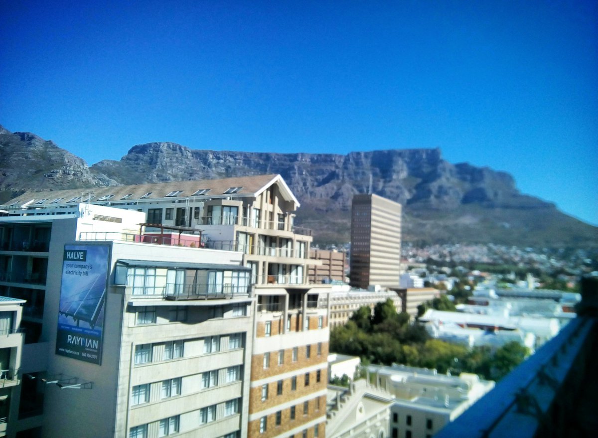 jamescapetown's tweet photo. .@patrushkaz Hehehe....Well, here's a typical #CapeTown #spring day...25°C vs #UK 5°C! 😁💝🌍💝😁 #capespring #traveltuesday #kaapkiekies #travel https://t.co/UF1evcm8qC