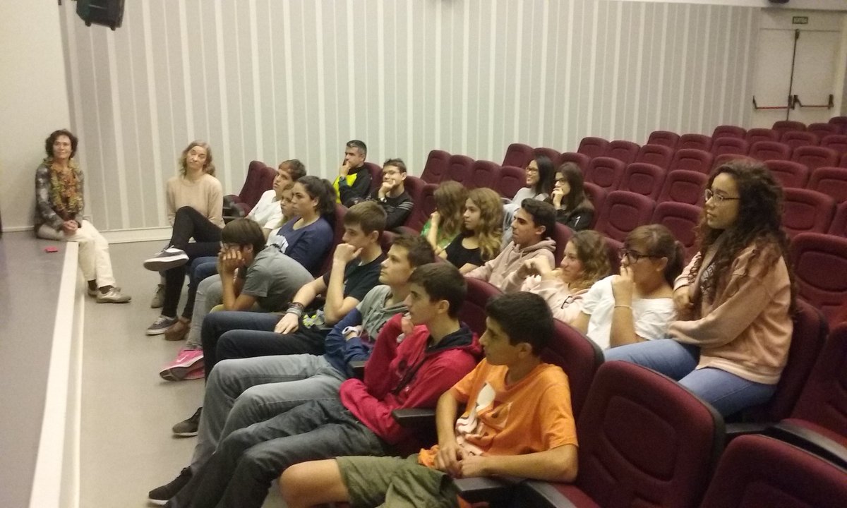 Avui hem començat a 4t d'ESO el <a href="/VngReacciona/">Vilanova Reacciona</a> amb la xerrada de <a href="/Oxfamvng/">Oxfam Intermón VNG</a> <a href="/ajuntamentvng/">Vilanova i la Geltrú</a>