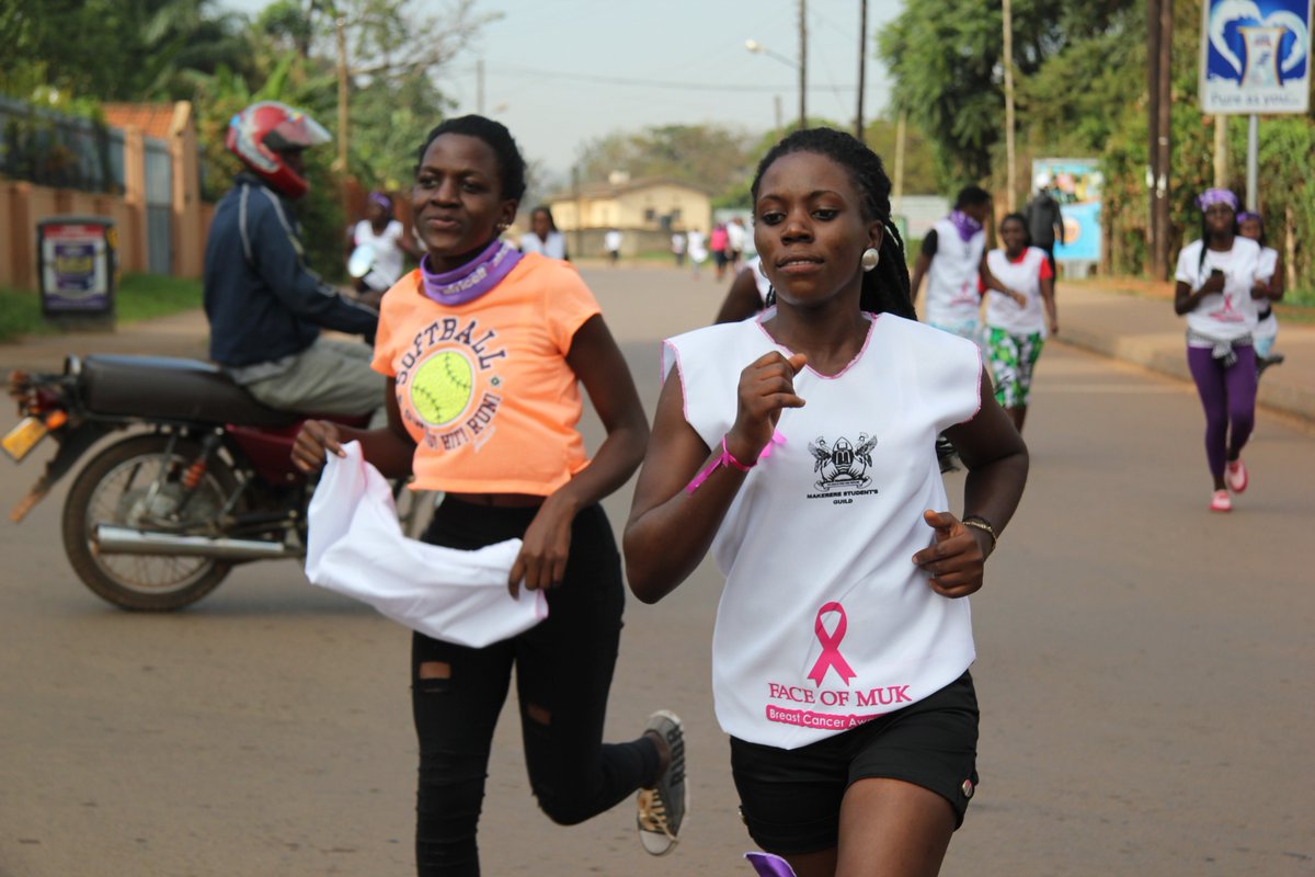 Katumbabadru1's tweet photo. She ran 10kms barefooted in the name of fighting breast cancer; Amazing Lady! @africellUG @FlyingBrussels #Faceofmuk16 https://t.co/dBuCAeNDzQ