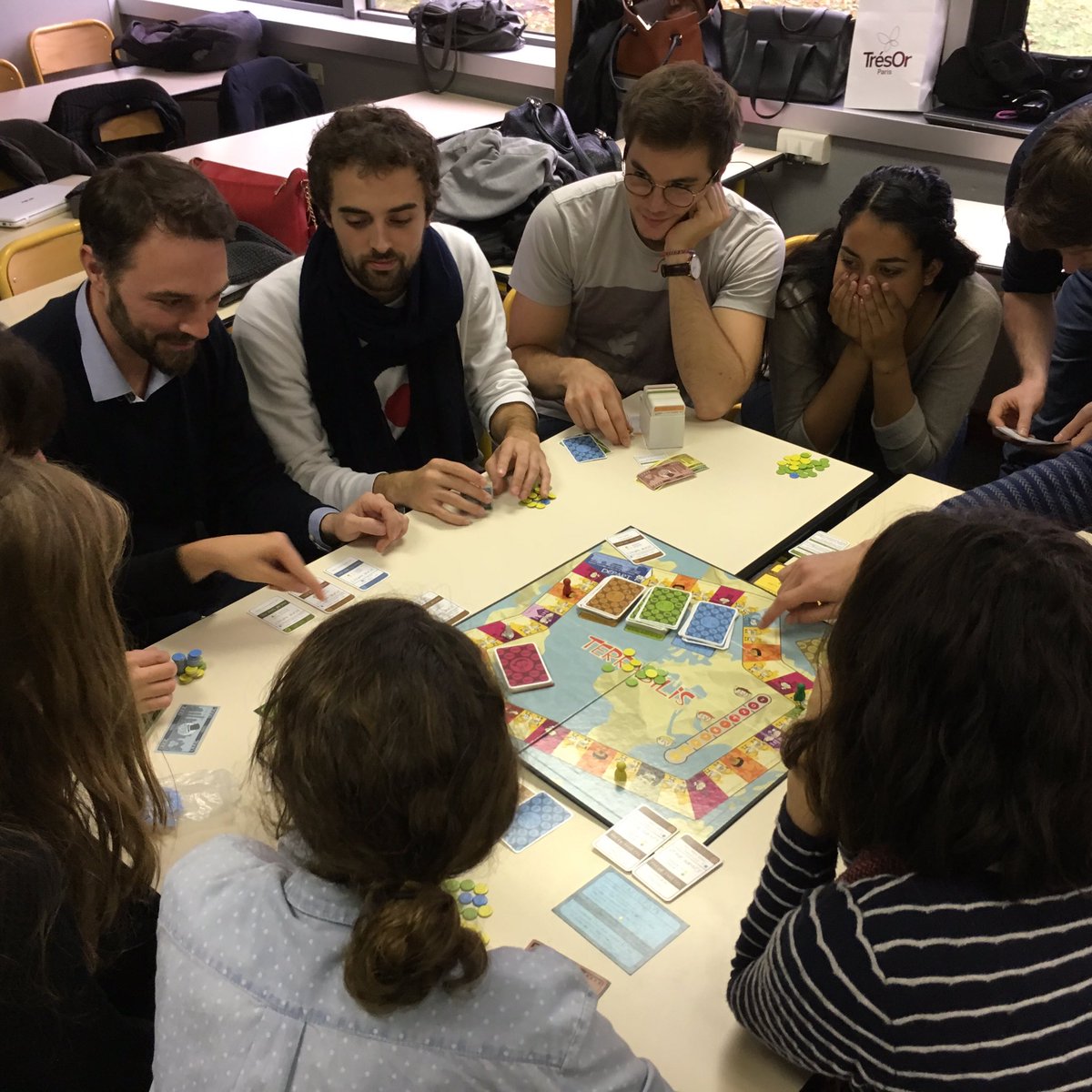 Terrabilis's tweet photo. L émergence du monde de demain se joue avec nous tous! #master2 #iseadd #SeriousGames #edd https://t.co/Kvb2a0t1cy