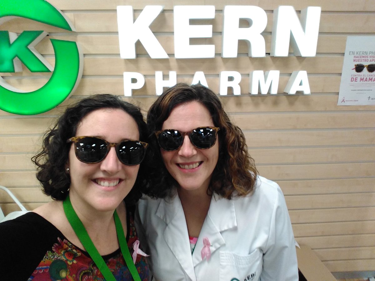 valles_gemma's tweet photo. Día por el cáncer de mama en @Kernpharma @aeccbcn #sumatealrosa https://t.co/yzFaIZ89Ol