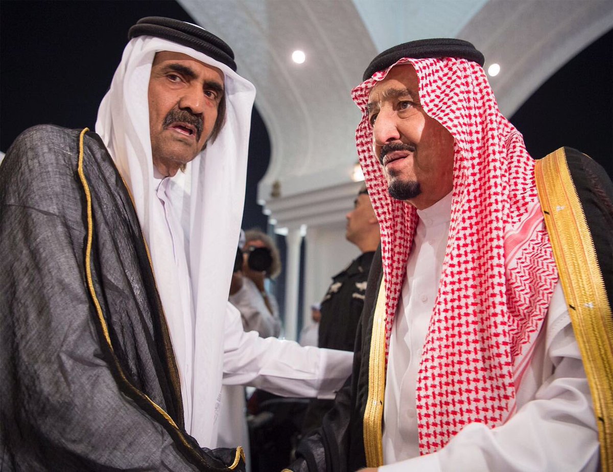 TwitteerQatar's tweet photo. سمو الأمير وسمو الأمير الوالد يتلقيا�� التعازي من خادم الحرمين الشريفين بوفاة سمو #الأمير_الأب
 #قطر #السعودية https://t.co/1zl64sCqlm