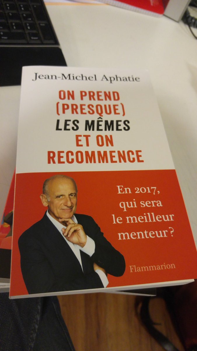 MaximeSwitek's tweet photo. En attendant son premier roman qui sortira très bientôt et qui vous surprendra, voici le dernier livre de @jmaphatie. Merci Jean-Michel ! https://t.co/IqmeAUfPdo