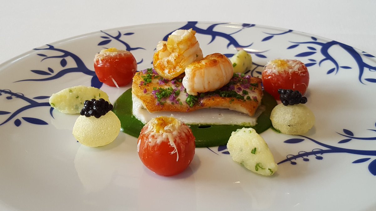 KoopmansBlauwe's tweet photo. #Smaakvol seizoensgerecht,eersteklas kwaliteit. Koopmans Blauwe omgetoverd.Schitterend gerecht. Dank aan #JorisPeters #RestaurantaandeZweth. https://t.co/EbDpmIm9YY