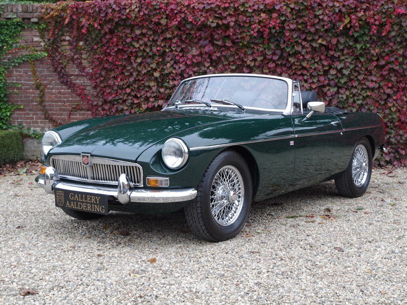GalleryBrummen's tweet photo. Fantastic #MGB Roadster from 1976
See link: https://t.co/lbCkoSB0n2 #classiccar #MGBroadster #forsale #opentwoseater https://t.co/sDLanOpO1q