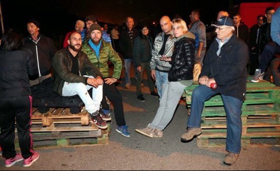 manginobrioches's tweet photo. Hanno ragione a preoccuparsi. Pensa se poi i bambini migranti gli attaccano qualcosa di incurabile, tipo l'umanità. #Goro #Gorino https://t.co/LUaicXycDN