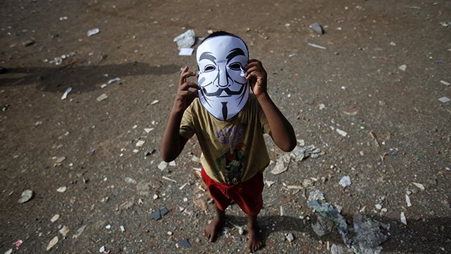 Itsmesasidhar's tweet image. #News_Analysis #Community_Guidelines #Community_Standards Facebook intends to stop censoring newsworthy content by… sh.st/4gVDf