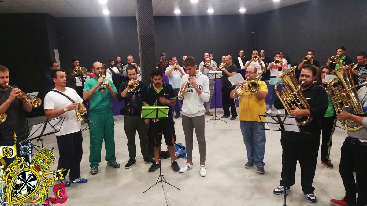 TresCaidasGr's tweet photo. Noche de estreno en Tres Caídas
Buenas sensaciones en el local recién estrenado. 
¡Gracias a los que lo habéis hecho posible¡ 2/3 https://t.co/Up4xPHaf4m