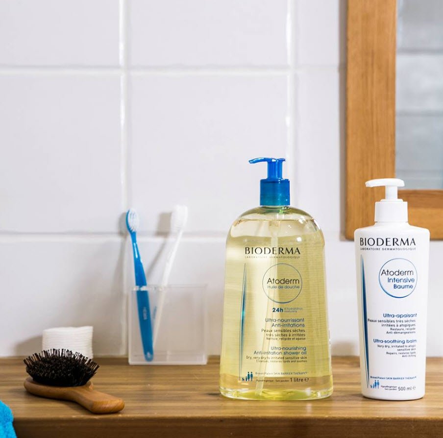 Bioderma_Es's tweet photo. Piel atópica? Bioderma te ofrece el cuidado diario ideal: nuestra novedad en higiene #aceitededucha y Atoderm Intensive #protegetupiel https://t.co/jKDafUU9H7