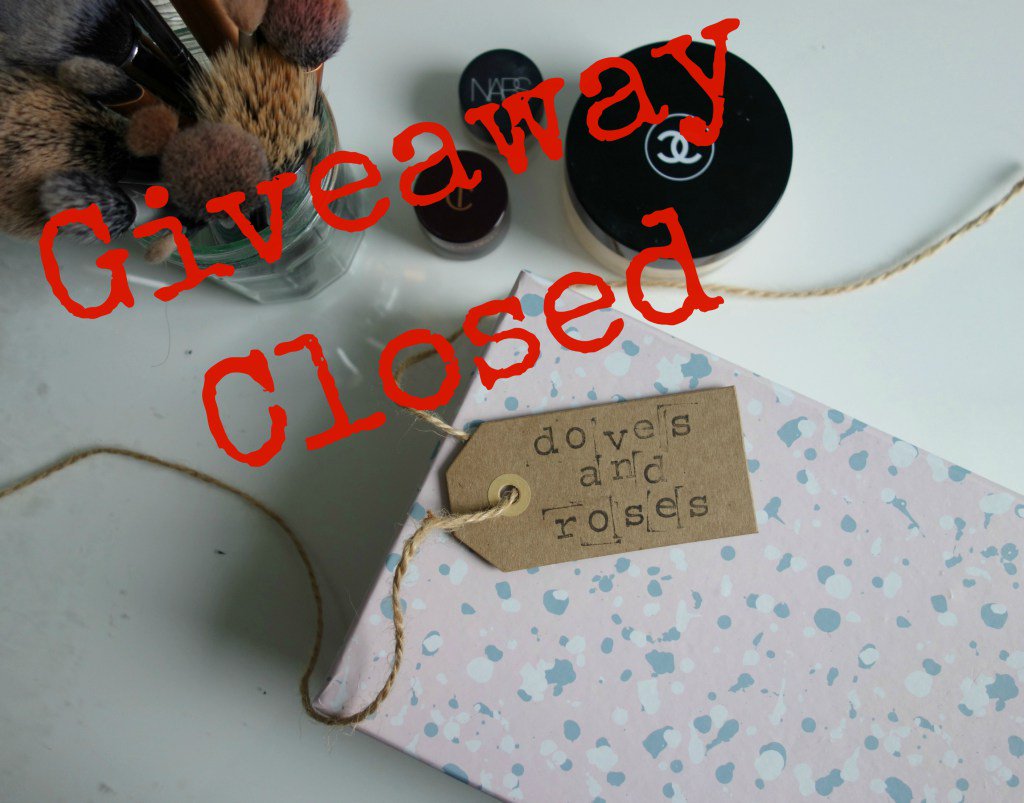 Giveaway Closed dovesandroses.com/2016/10/25/giv…