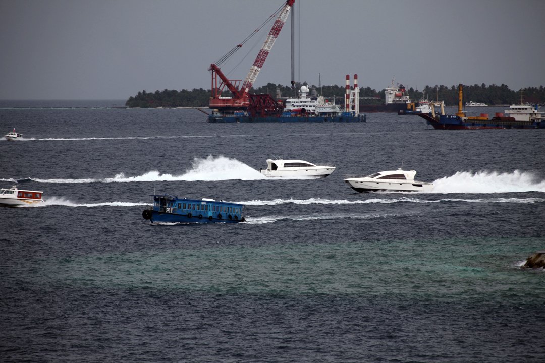 SeaShuttleIntl's tweet photo. Fun sight on busy days in the #Maldives. https://t.co/JCrnenr5lT