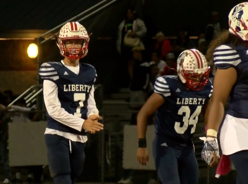 CoachMoniz's tweet image. #7QB @kenyonoblad and #34RB @trey__2000 for No.25 Liberty HS(NV) Patriots. #702HSFB