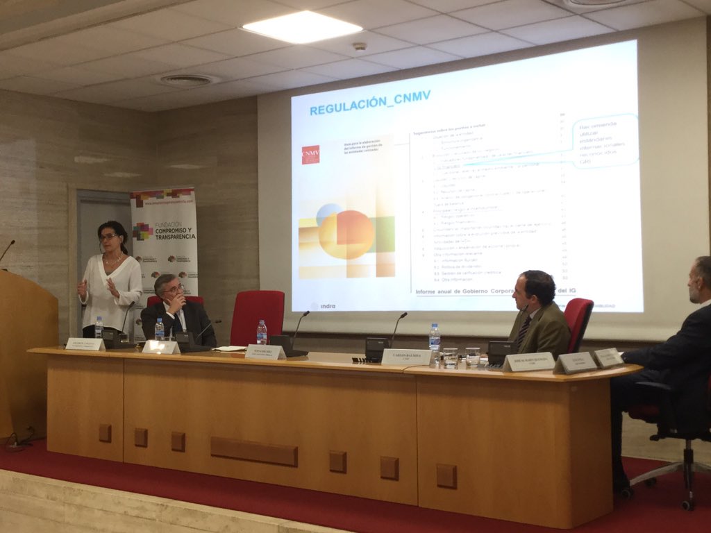 FundacionHaz's tweet photo. Begoña Morales, Indra "La información financiera ya no es suficiente para rendir cuentas" #DefensaCompetencia #informeintegrado https://t.co/M1vmybV9ed