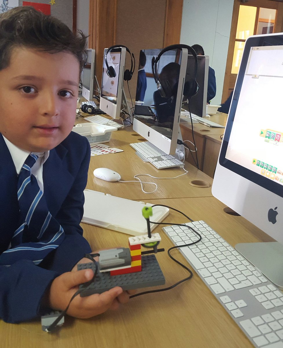 SofiaSfreeman's tweet photo. Gr1 Robotics, we had fun experimenting with an egg shaped cam which caused a bobbing motion. #future inventors  @ParklandsTweet https://t.co/ELcCTVR2mH