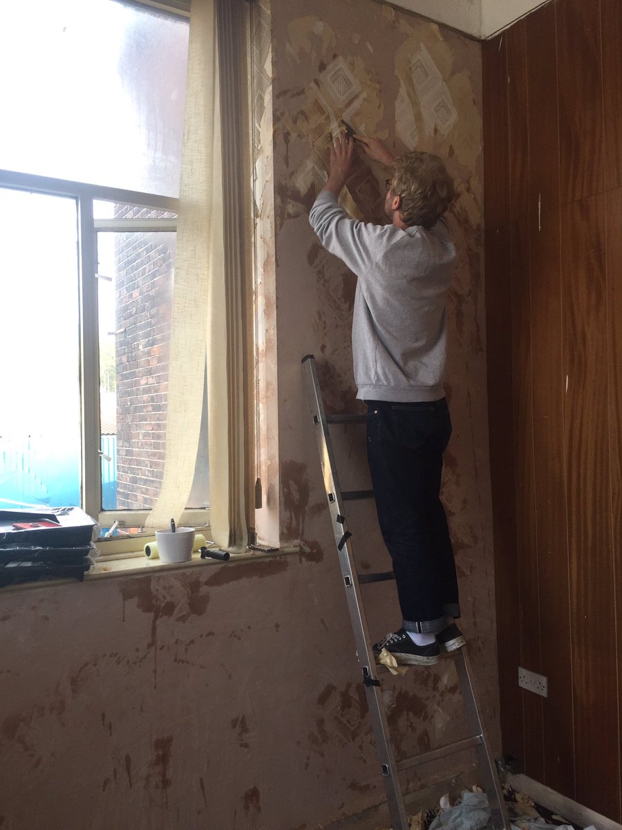 Mester_Makers's tweet photo. Preparing the room @MestersWorks for painting https://t.co/mcMiL9arBH
