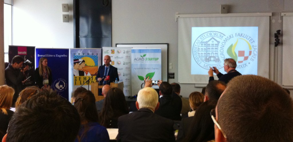 MajicRaffaela's tweet photo. #agrostartup  #sveucilisteuzagrebu              Right information at the right moment brings you succes and luck. https://t.co/CYCStlid6Z