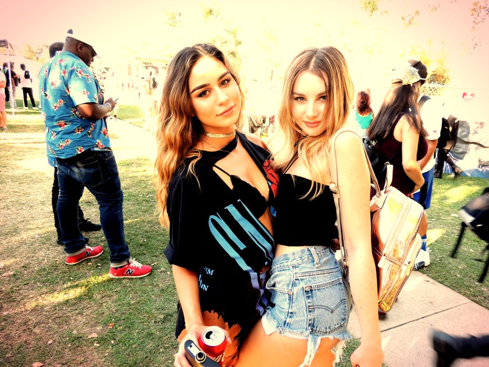 TRU_K1NG's tweet photo. When @Taeisthebae and her friend steal a photo sesh 🎥 #HOFparty https://t.co/EdS33ERM8a