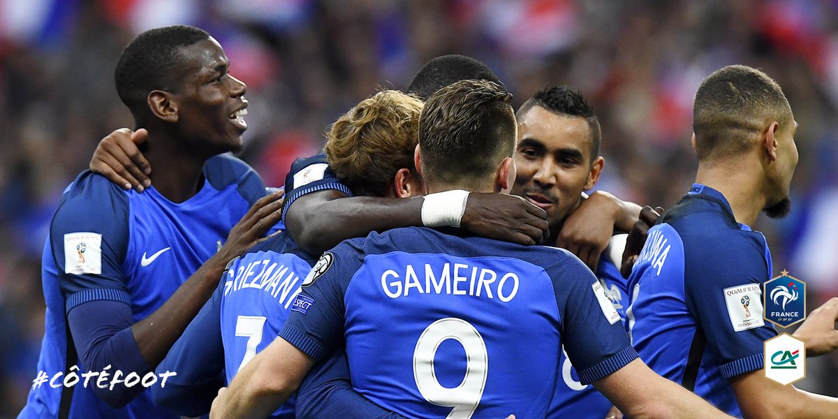 tousuncotefoot's tweet image. 2 places à gagner pour aller rencontrer les Bleus à Clairefontaine ! 
Pour jouer : 
1 - suis @tousuncotefoot
2 - RT 
#CôtéFoot