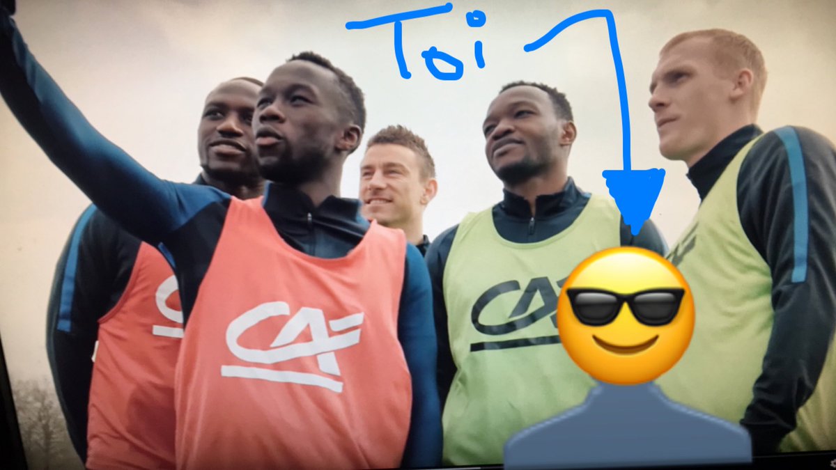 CreditAgricole's tweet image. Un #Selfie avec les Bleus à Clairefontaine ? RDV sur notre story #Snapchat (Credit_Agricole) ! RT plz 👏