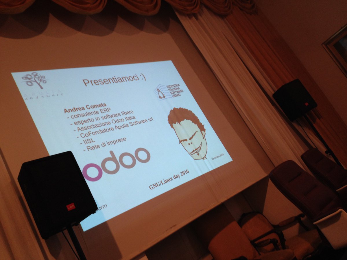 linuxdayTaranto's tweet photo. @scigghia parla di @Odoo #linuxday2016 #taranto https://t.co/Et9bIRnCP1