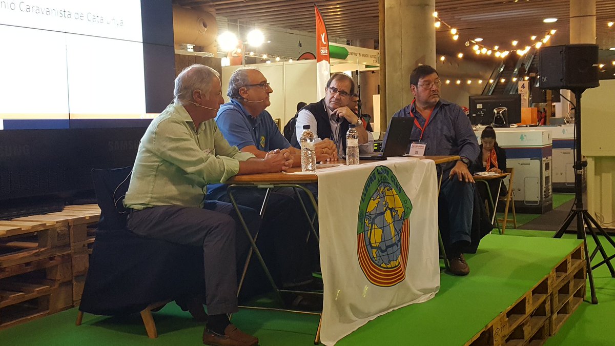 En el salón Caravaning pudimos compartir grandes experiencias y aprender de algunos amantes de los viajes en libertad en #Travelvaning