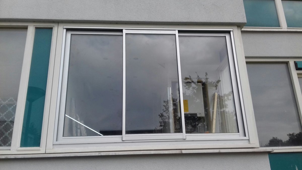 M2_ServicesBV's tweet photo. Vervangen van oude aluminium kozijnen aan de Hontenissestraat te Rotterdam in opdracht van @BreijerBouw
#Renovatie #M2servicesBV https://t.co/03hchCNC5T