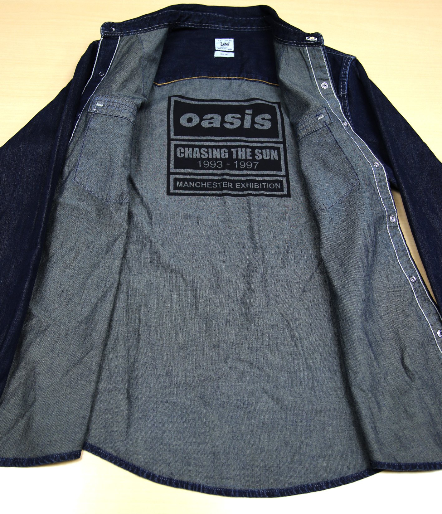 Oasis Japan あなたにとってのオアシスとは オアシス Be Here Now 発売記念キャンペーン開催中 T Co Rg0qfsgqkl 参加者の中から抽選で2名様に ネブワース公演復刻デニムジャケット をプレゼント ブツも到着 T Co