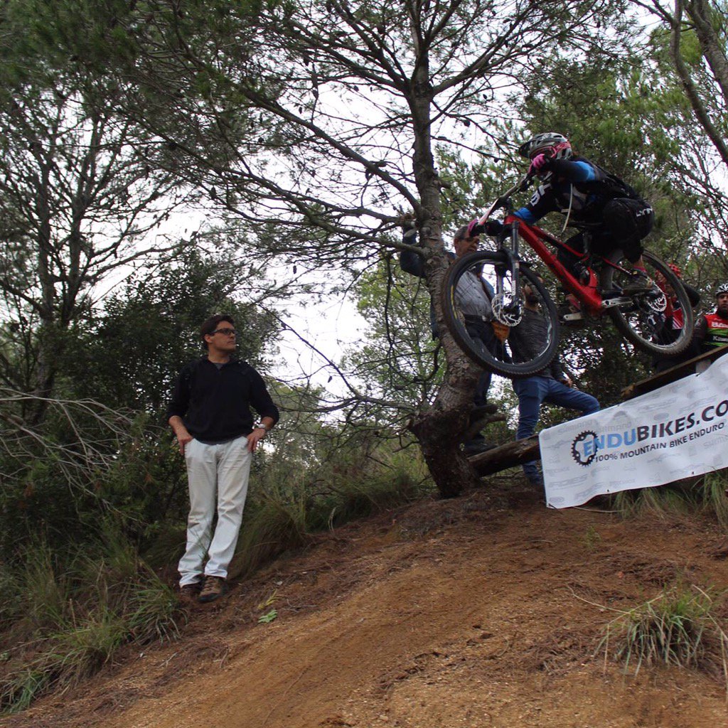 japumir's tweet photo. Enduro pinedarocs 2016 copa catalana  @BH_Bikes #bhlynx#endurogirls#bikegirls#Bhcofactoryteam https://t.co/Nzajnt1RGB