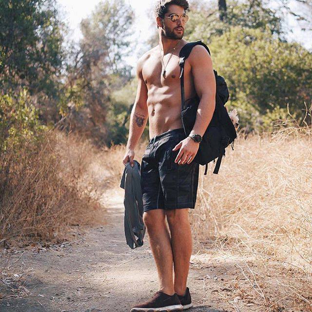 SELFIE TAN (@selfietan) on Twitter photo Maintain that #summervibe like <a href="/itsNickBateman/">Nick Bateman</a> with #selfietan. #TanningTuesdays #SunVibes #SummerVibes #SuntanVibes Maintain that #summervibe like <a href="/itsNickBateman/">Nick Bateman</a> with #selfietan. #TanningTuesdays #SunVibes #SummerVibes #SuntanVibes