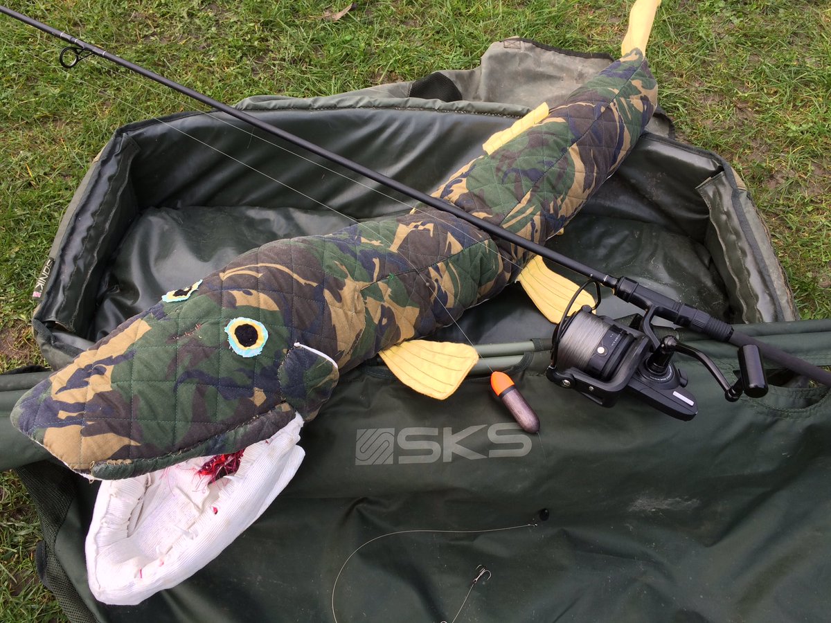 AndyLobleAT's tweet photo. Traces made and fish handling done! Let the fishing commence! @AnglingTrust @PeteTurnerEA @sports_field https://t.co/MW9UVSiQ3f