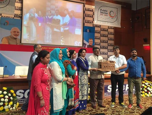 varindiamag's tweet photo. #CSCs in J&K to get state services assures @rsprasad
https://t.co/o5Hh98A9Fz
@_DigitalIndia #DigitalSewa https://t.co/U5QscvUbgc