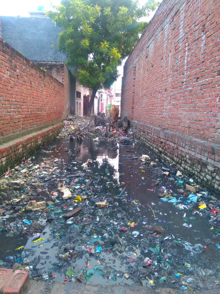 surendrapandeyj's tweet photo. @yadavakhilesh i am like and hop app griv logo ki madd kare hal to fezullagnj lucknow https://t.co/z1901wQEQM