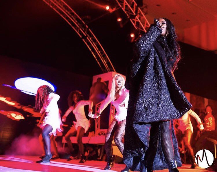 Yaya_Msle's tweet photo. @TiwaSavage looks fabulous in this oversized outerwear piece I made for her!
Make sure you follow the insta: YayaAmal 💋💋 https://t.co/rOaKc4zw9W