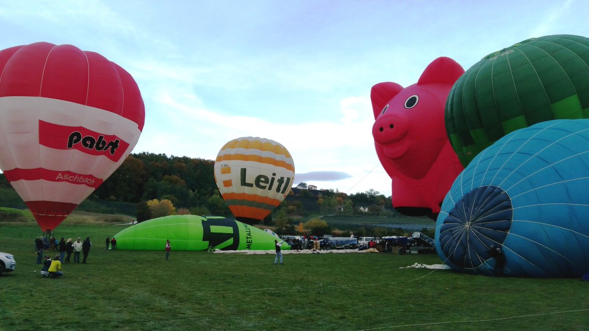 Heute in Puch bei Weiz! Apfelmontgolfiade noch bis zum 28.10.2016!
#balloon #visitoststeiermark #visitstyria #air #landscape #autumn #event