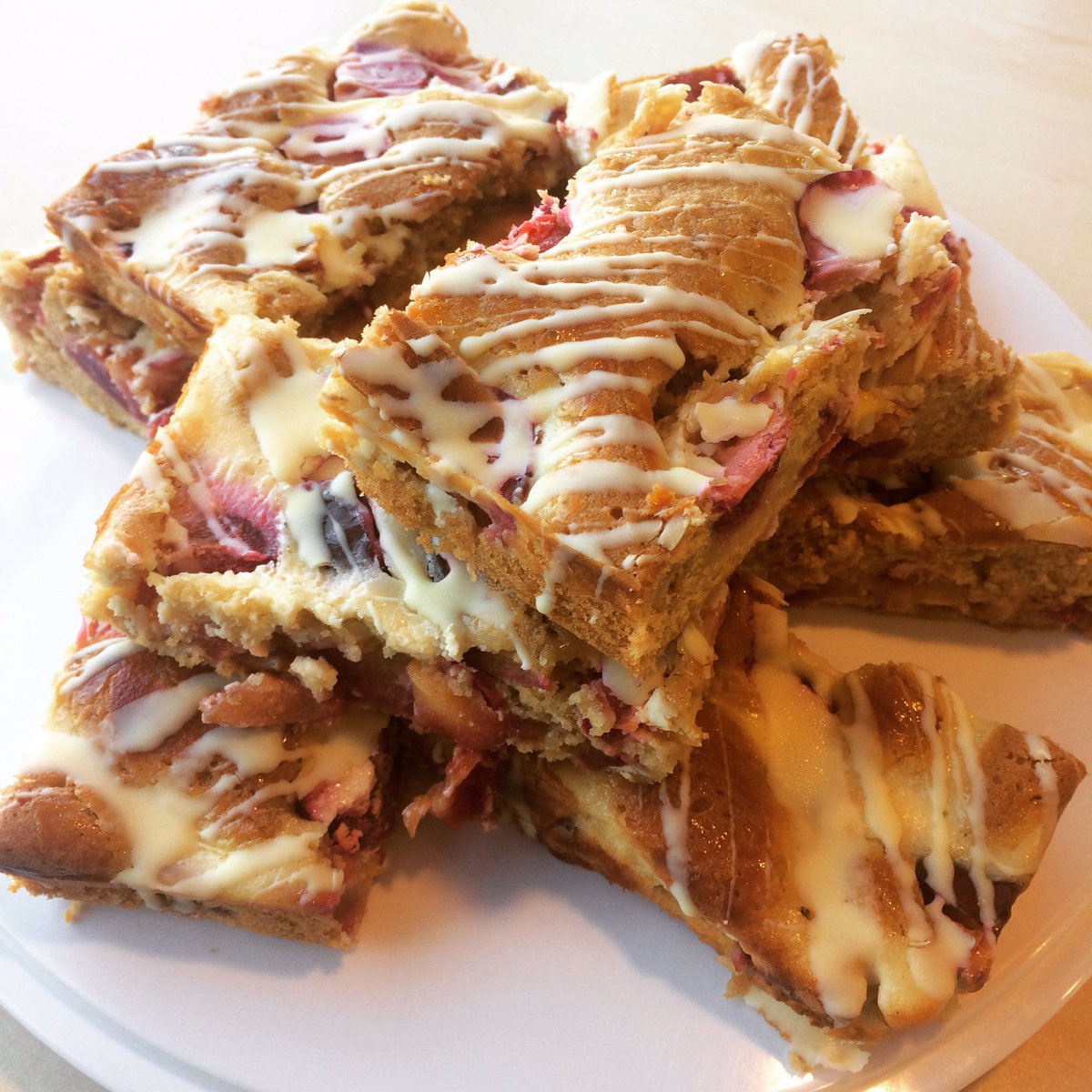 Hello Plum &amp; White Choc Drizzle Cake !! 🍂☂️🍁 #autumnflavours #homemade #autumntreats #saletown #trafford
