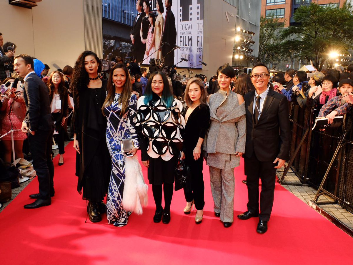 5. Dihadiri jg oleh <a href="/melissa_karim/">melissa karim</a> &amp; <a href="/YokiSoufyan/">Yoki</a> selaku Co-Producer &amp; Executive Producer dr film #IniKisahTigaDara <a href="/tiff_site/">東京国際映画祭 TIFFJP</a> #TIFFJP