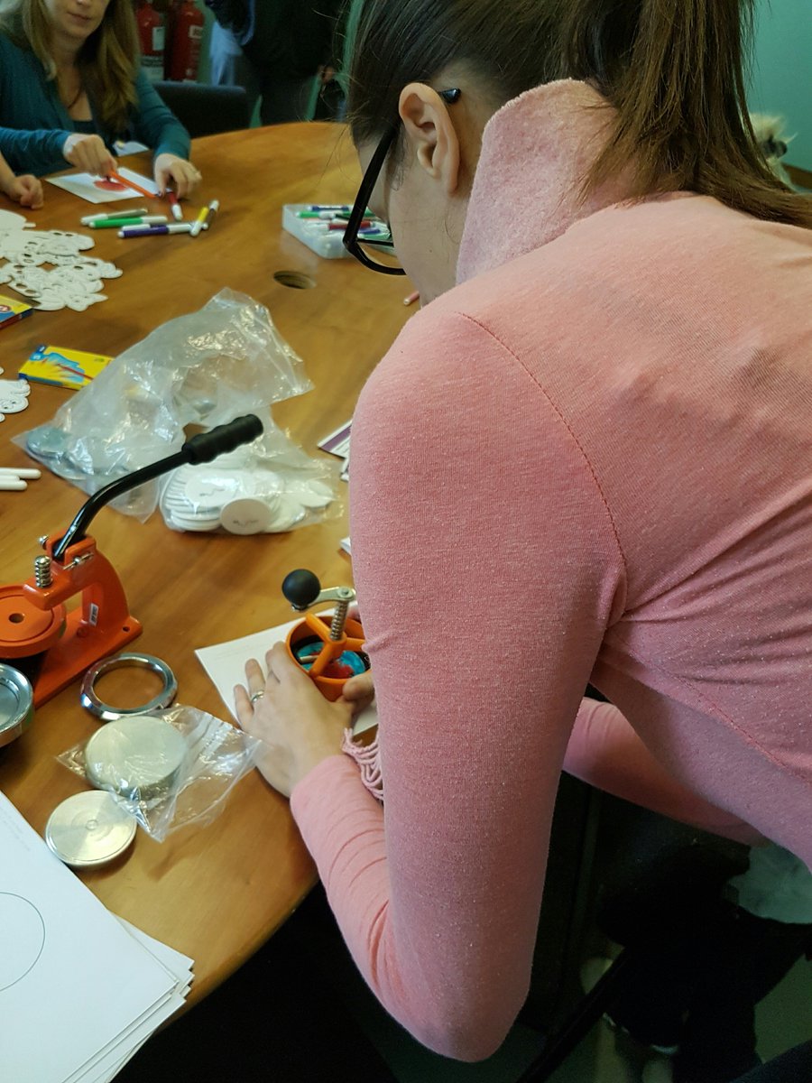 RBWM_Libraries's tweet photo. Hannah is busy making a pumpkin badge for our #spooky #halloween #crafts today at #OldWindsorLibrary 🎃 #KeepTheKidsBusy https://t.co/XafKewrYz7