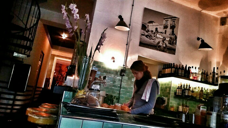 peterparkorr's tweet photo. Great spot for a rest. Cafe, coworking space, shop. Cool. (@ Nest - @cafenest in Berlin) https://t.co/7AOGN4dagS https://t.co/Kv7w3cEcqW