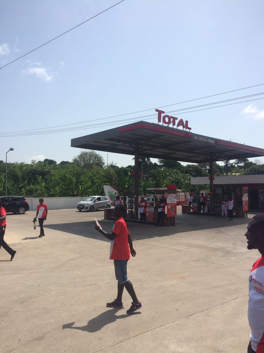 KobbyKyei_'s tweet photo. Last day tho!! Ho-Accra road #TotalExcelliumTour @AbeikuSantana @TotalGhana https://t.co/rQNjcIqMXy