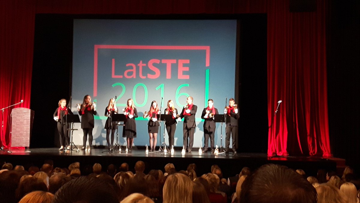 Katoluskola's tweet photo. Mūsu skolas zvanu ansamblis
''Re-Re-Mi-La'' kopā ar skolotāju Ēriku arklāj LatSTE konferenci. #LatSTE https://t.co/owagsCNi44