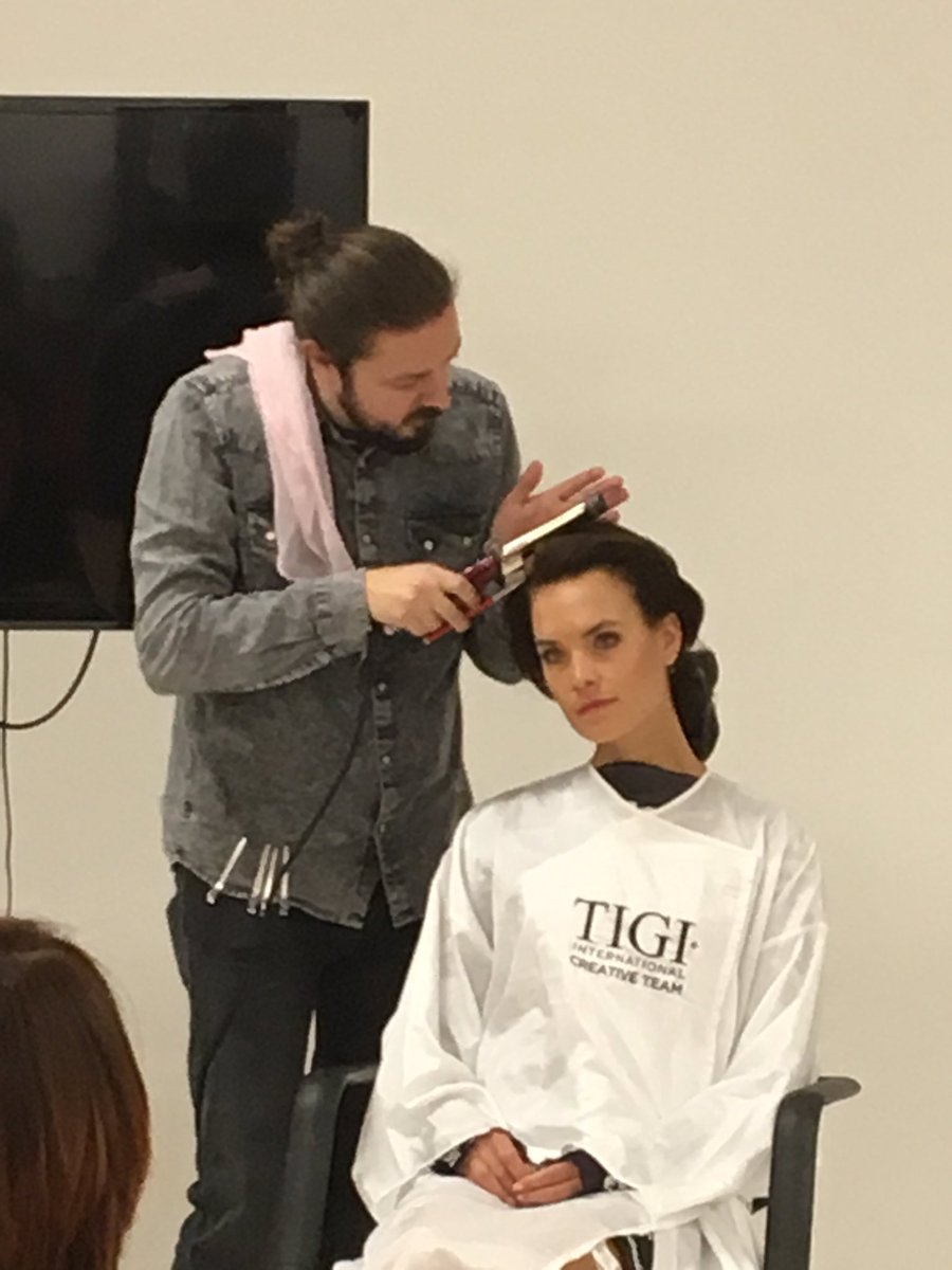TIGIPro's tweet photo. It's all about details. #session course #BEDHEADSTUDIO https://t.co/yaZ7Tk8BFS