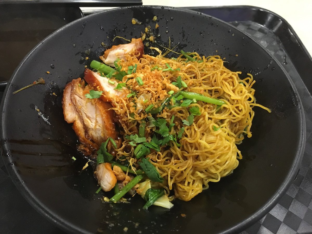 ArvinTunas's tweet photo. Thai wanton mie, it looks better than its taste. #BakmiWar #ChangiT3 https://t.co/aJ8U26L0Fw