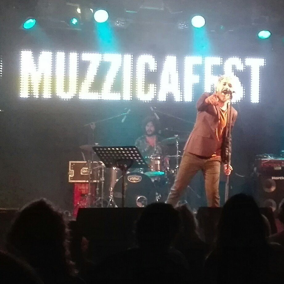 Gracias <a href="/muzzicafest/">MUZZICA FEST</a> por la buena música y gracias a @ocho_management <a href="/tito_marquez/">tito marquez</a> @_isaacmiguel_ <a href="/elenwebmusica/">ΞLEN</a>