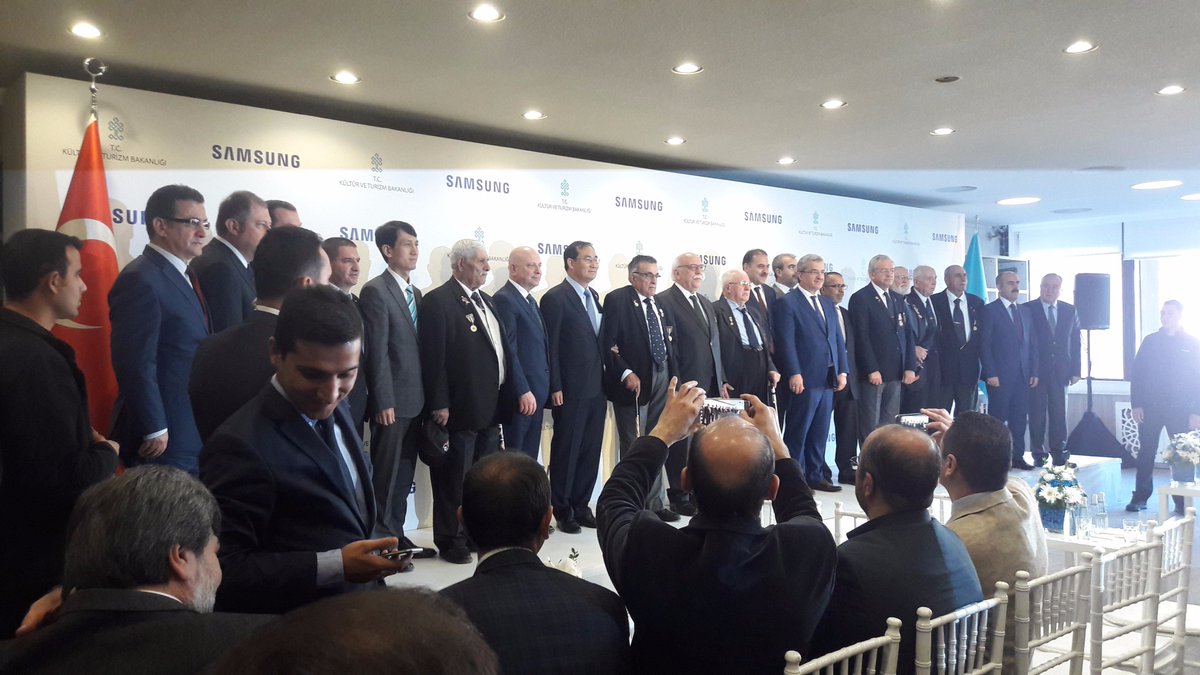 SamsungTurkiye's tweet photo. Milli Kütüphane bünyesindeki #SamsungDijitalKutuphane'nin açılışı yapıldı. 
9 milyon pozluk dijital arşiv araştırmacılara sunuldu. https://t.co/6BhKW5Be6s