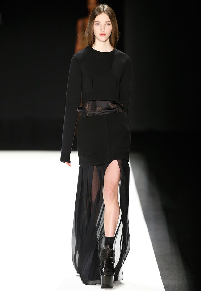bobbybobbezz's tweet photo. Black Week (2/7): 10 Coolest Black Runway Looks FW 16/17
https://t.co/hP7BHF9Qvh @VeraWangGang #VeraWangCollection #NYFW #runway #fashion https://t.co/F9n6pgek0I