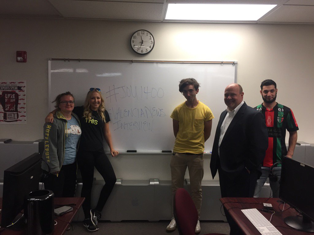 michelleburdoTV's tweet photo. #jou1400 @valenciacollege @ValenciaVoice Let's get writing with our special guest! @DrPhilWUCF https://t.co/xGcDXx27I0