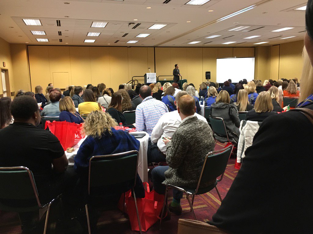 It's packed at <a href="/RommelAnacan/">John Excellent Ejimchimemeonu</a>  session! #MMC2016